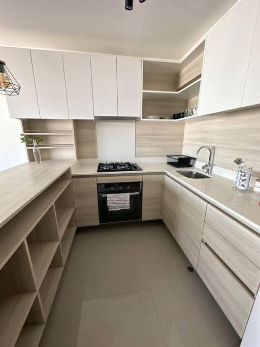 Home Cavero, Moderno Y Completo Departamento Lima Kültér fotó